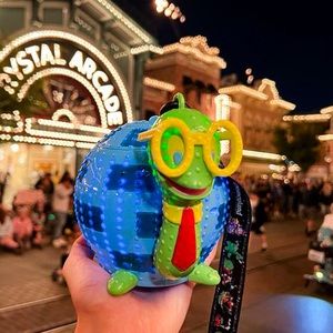 NWOT DISNEY PARKS | 50th Anniv Electric Parade Light Up Turtle Water Bottle